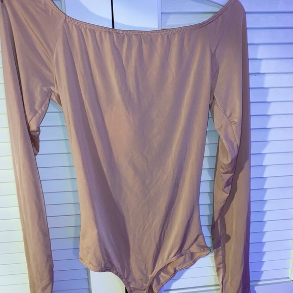 Missguided- Rose ruched body suit - Picture 2 of 2